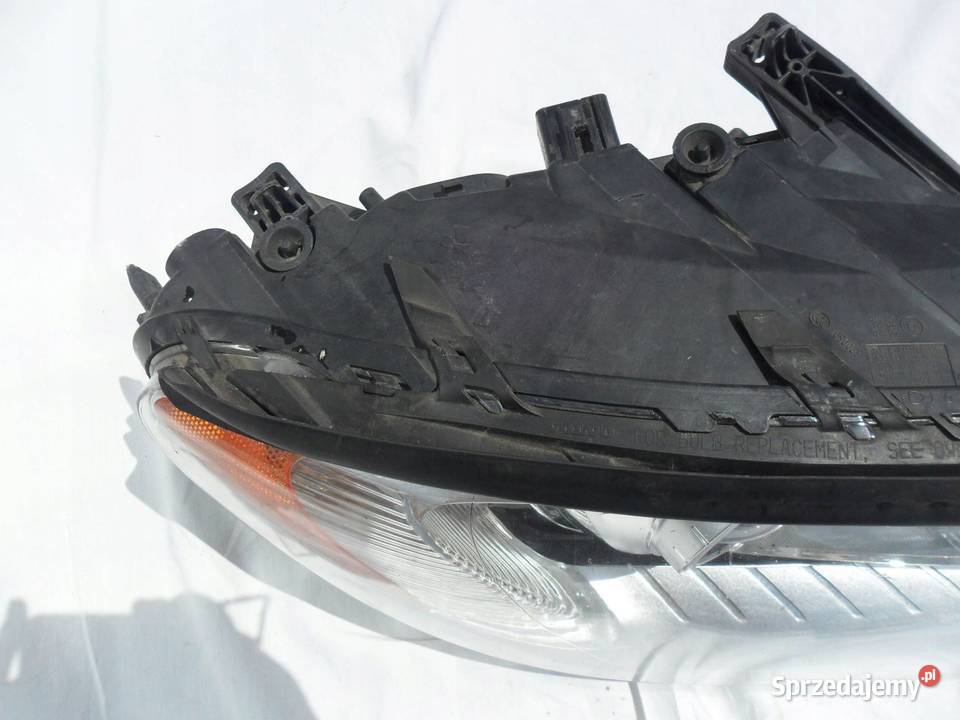 REFLEKTOR PRZÓD STRONA PRAWA VOLVO S80 Lampy przednie