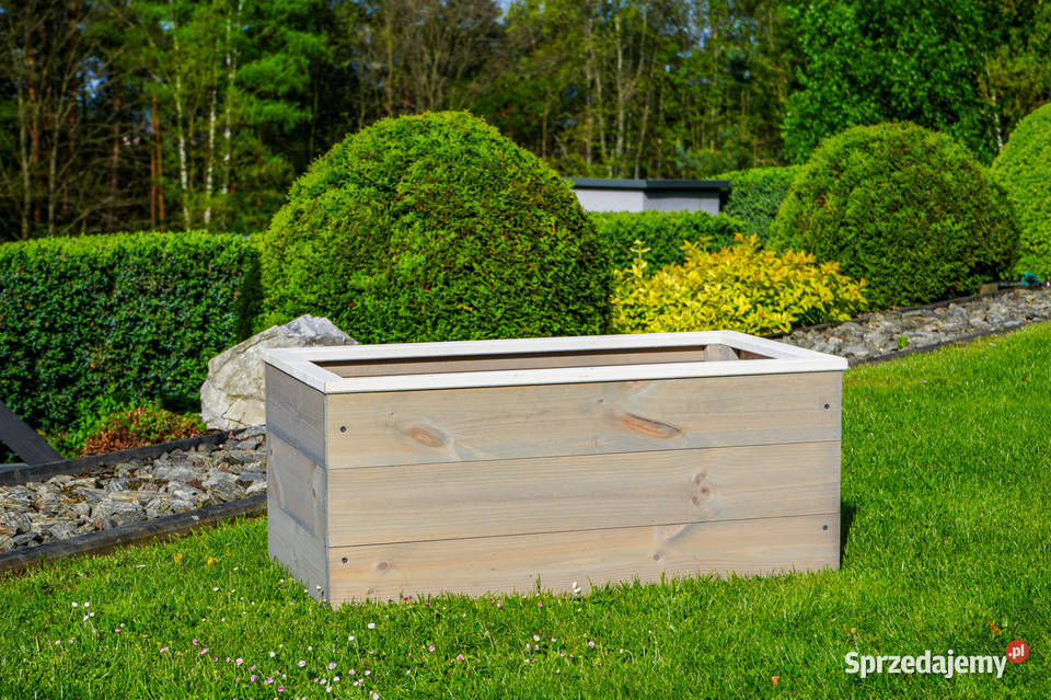 Drewniana donica ogrodowa