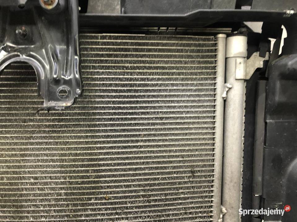 PAS PRZEDNI CHŁODNICE 5Q0121251GD VW TOURAN III osobowe sprzedam