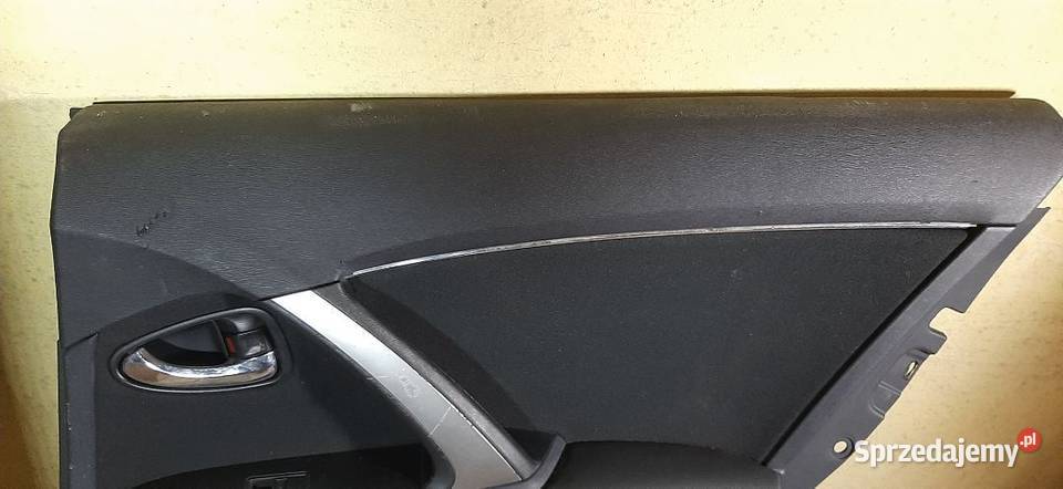 Boczek tapicerka drzwi Toyota Avensis T27 Prawy osobowe Włoszczowa sprzedam