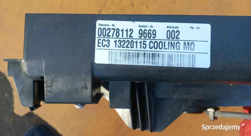 OPEL INSIGNIA 20 TURBO WENTYLATORY OBUDOWA Rok produkcji 2010 mazowieckie