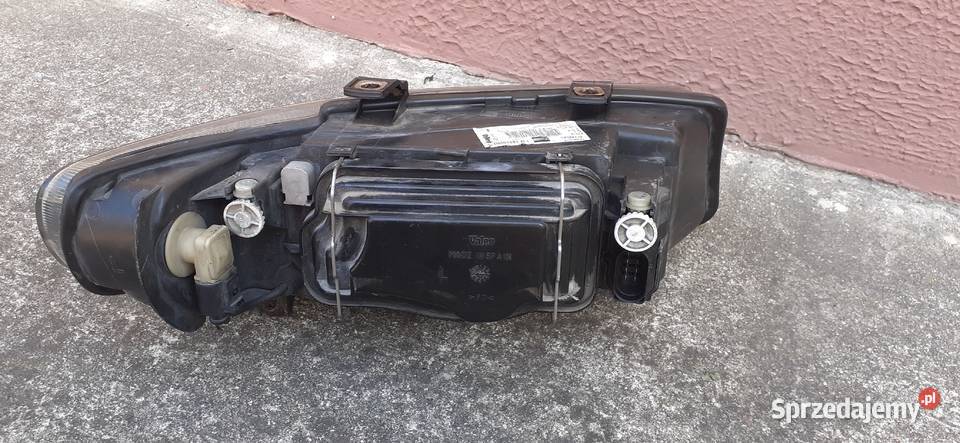 Lampa Valeon lewa przód Seat Leon 1m Toledo 2 Jeżowe