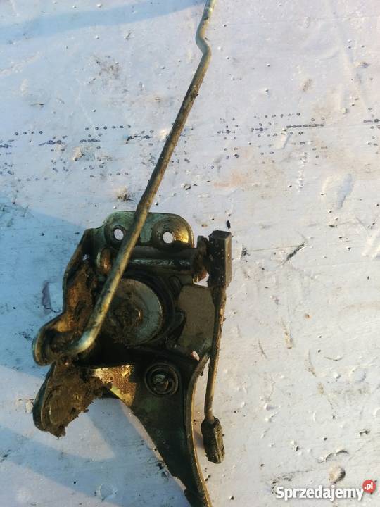Fiat 125 zamek wewetrzny prawy przedni Karoseria