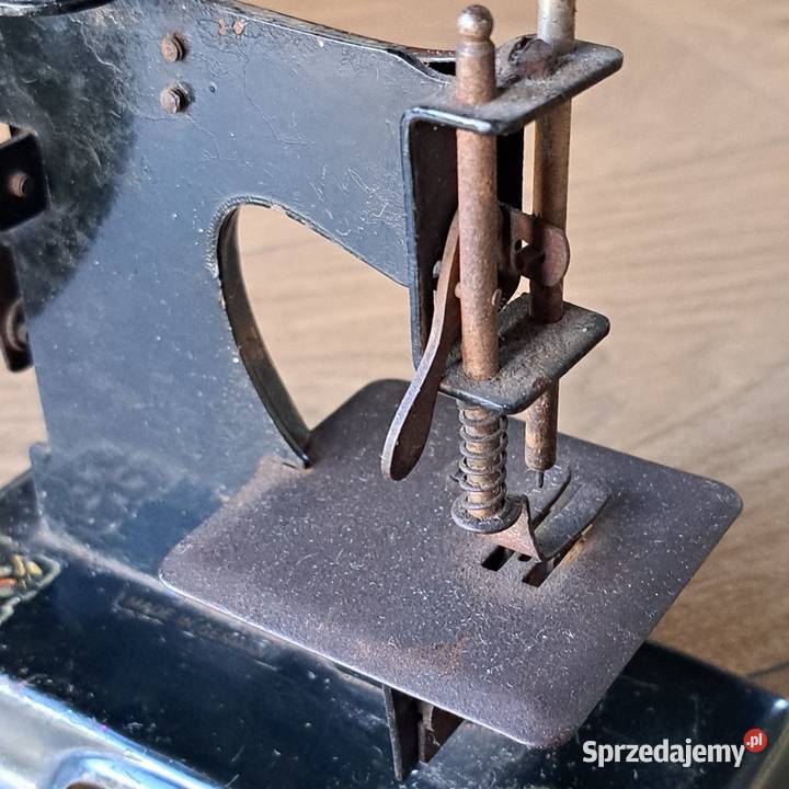 Miniaturowa zabytkowa maszyna do szycia Made in