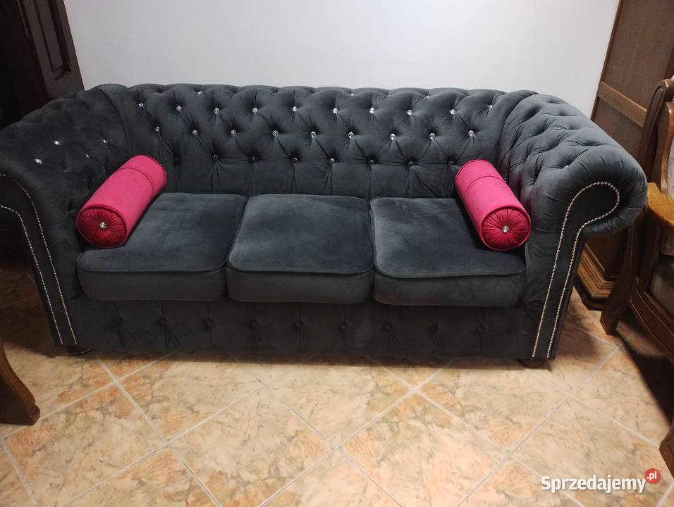 Sofa clasic Chesterfield.