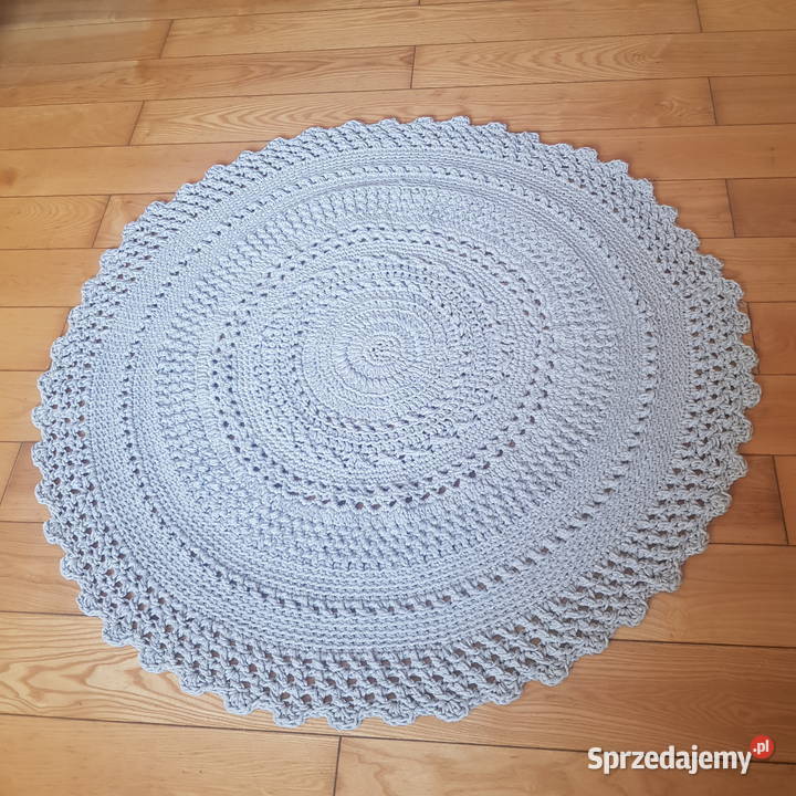 Arcydzieła wykonane metodą koronki klockowej i Sarny Wielkie