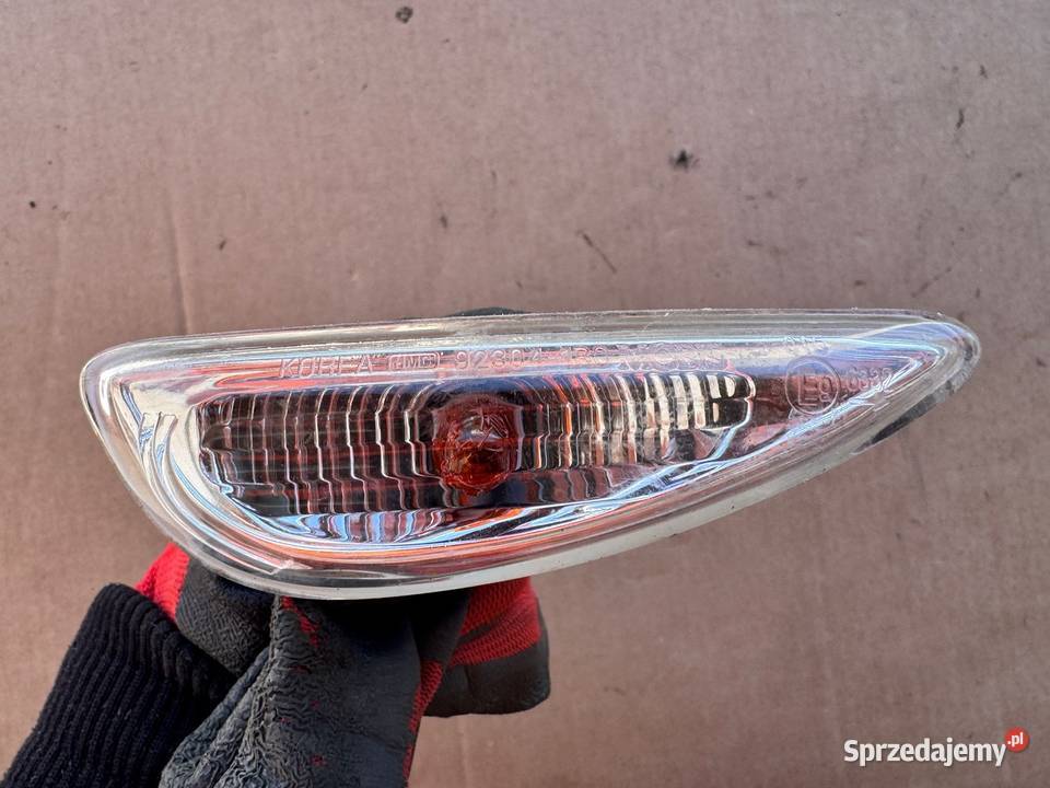 KIERUNKOWSKAZ BŁOTNIKA PRAWY HYUNDAI I30 II Brzesko