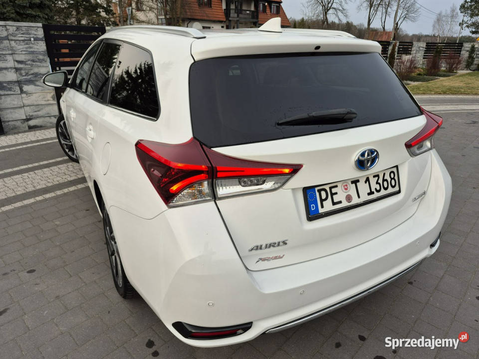Toyota Auris 18 hybrid climatronic kamera grzane Drelów