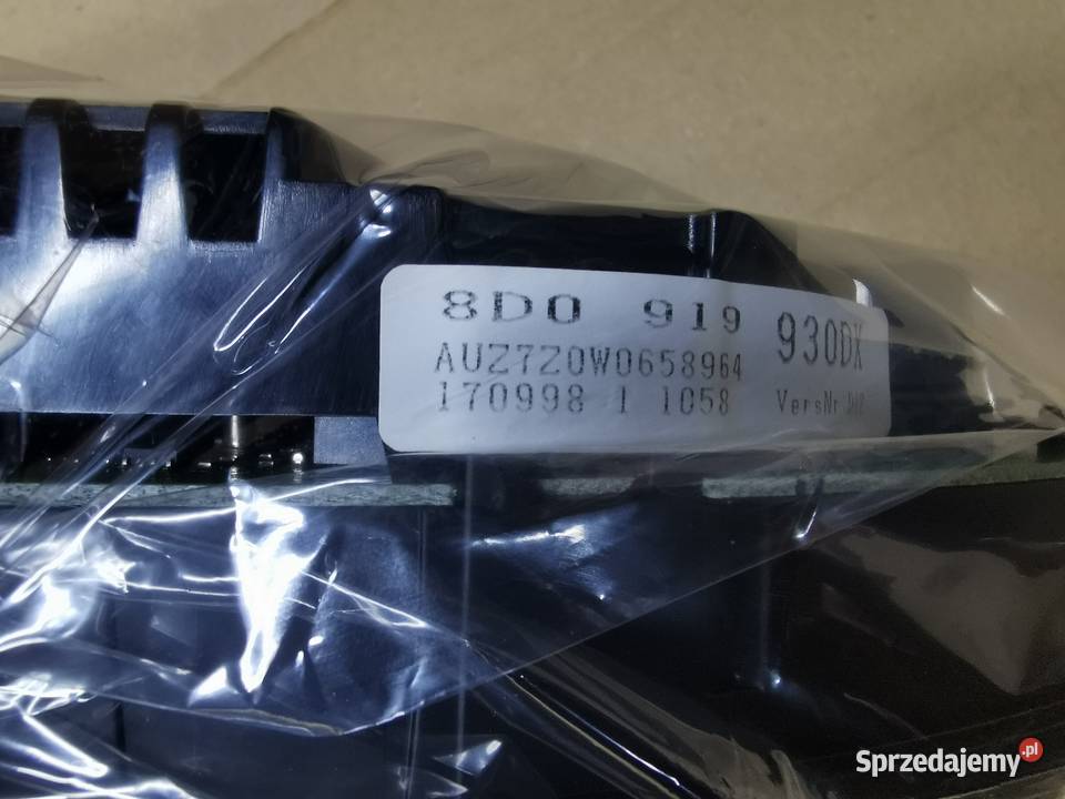 Liczniki zegary audi a4 b5 8D0 919 930 DX