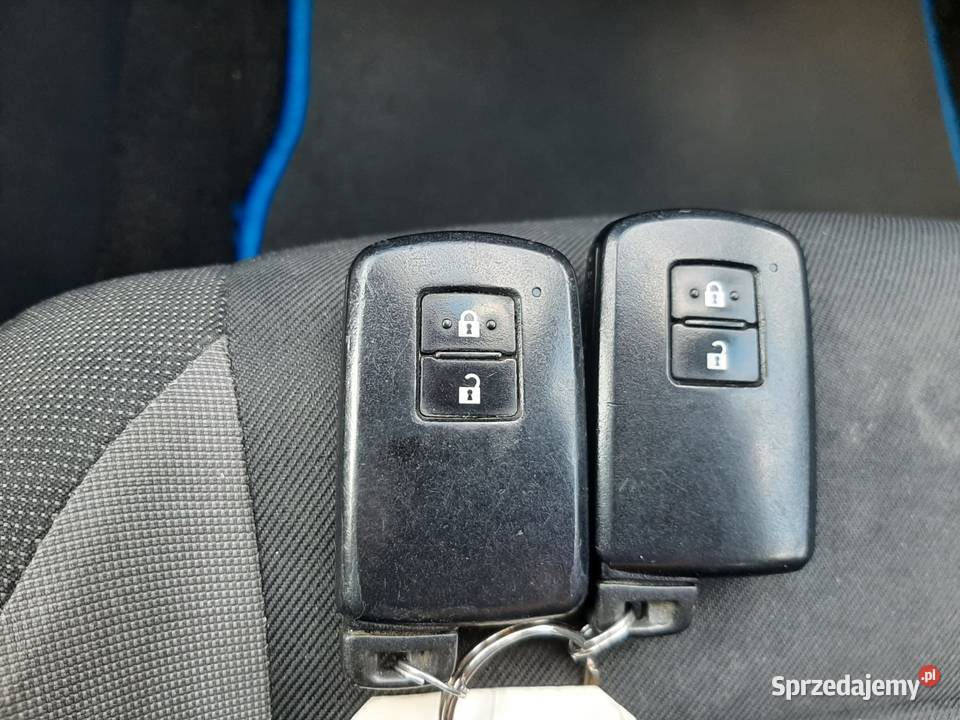 Toyota Auris II 18 2 hybryd Paczków
