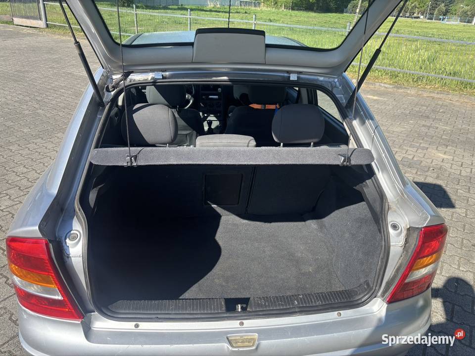 Sprzedam Opla Astra 16 16v benzyna 2003r Zduny