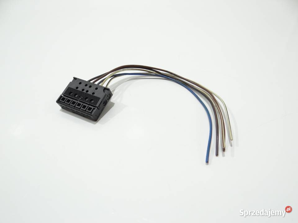 KOSTKA LAMPY TYŁ W BŁOTNIK BMW E61 LCI 4570608 osobowe Lampy tylne Strzyżewice