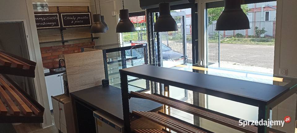 Stoisko piekarniczo cukiernicze witryna Sklep