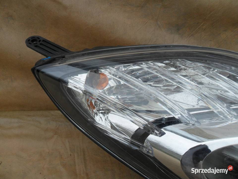 LAMPA PRAWY PRZÓD REFLEKTOR EU HYUNDAI IX20 osobowe Nowy Tomyśl