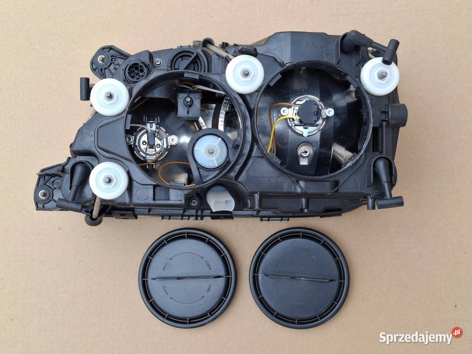 MERCEDES ACTROS MP3 REFLEKTOR PRAWY LAMPA PRAWA Bieleń