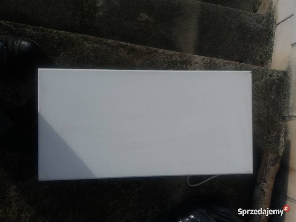 sprzedam fotel obrotowy i półki podświetlane Niekłań Mały