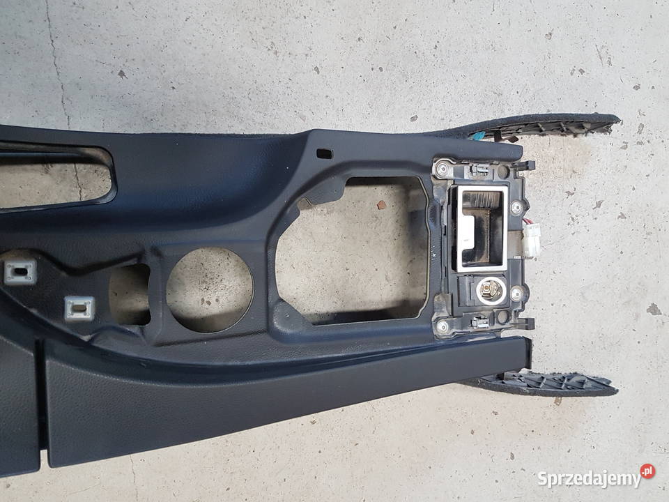 BMW 5 E60 E61 PODLOKIETNIK TUNEL SCHOWEK KRATKA Turek