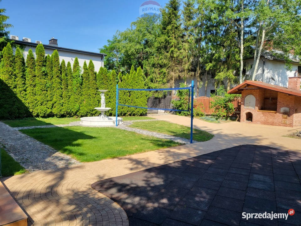 Posiadłość z potencjałem mieszkalnobiznesowym Józefów