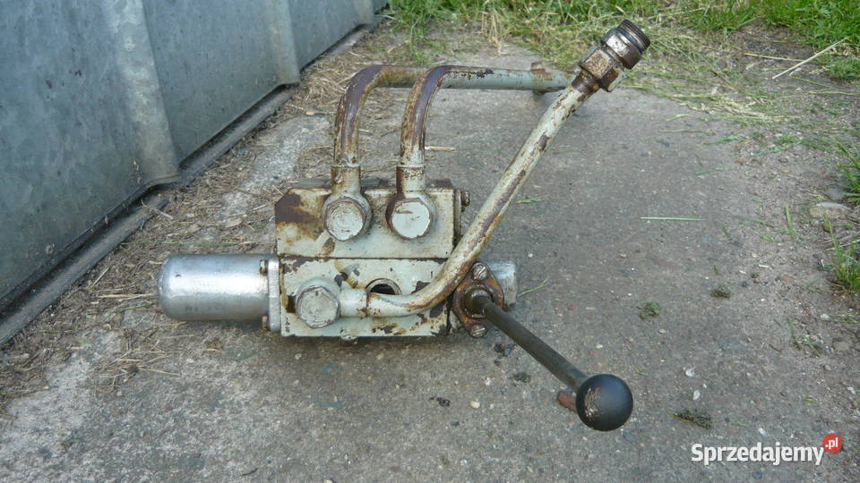 Rozdzielacz hydrauliczny Ursus na błotnik Pozostałe