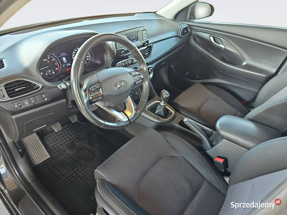 Hyundai i30 Hyundai i30 15 DPI Classic Hatchback Rok produkcji 2021 Katowice sprzedam