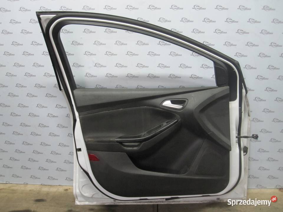 FORD FOCUS MK3 III 13r drzwi lewe przód
