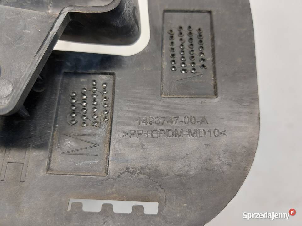 TESLA MODEL Y 2023r Ślizg mocowanie zderzaka