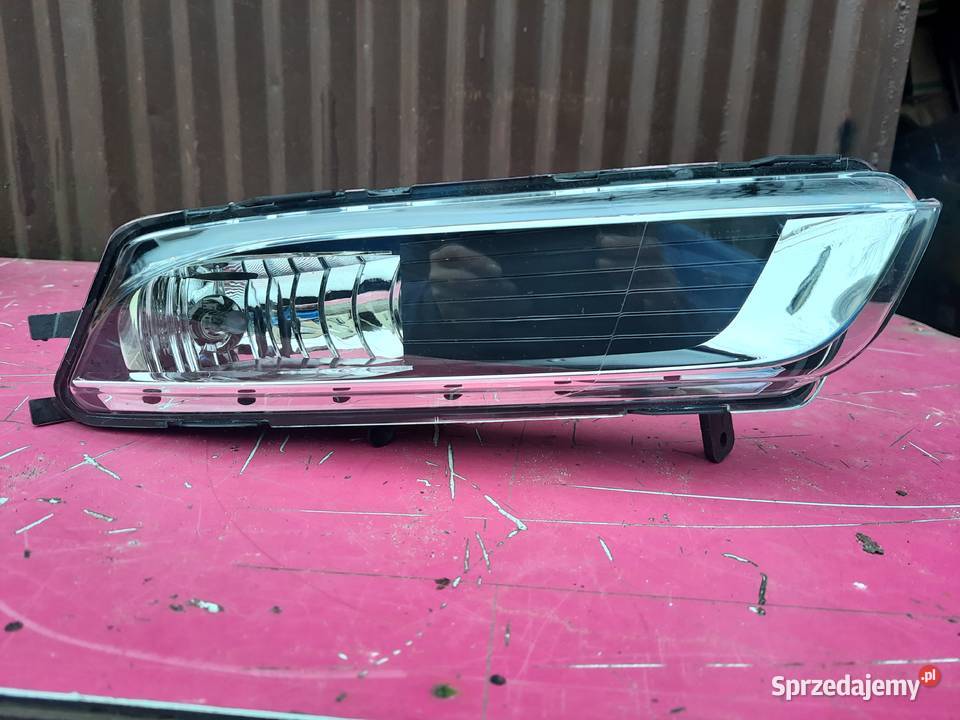Halogen prawy vw C b7 13r nowy Pruszków