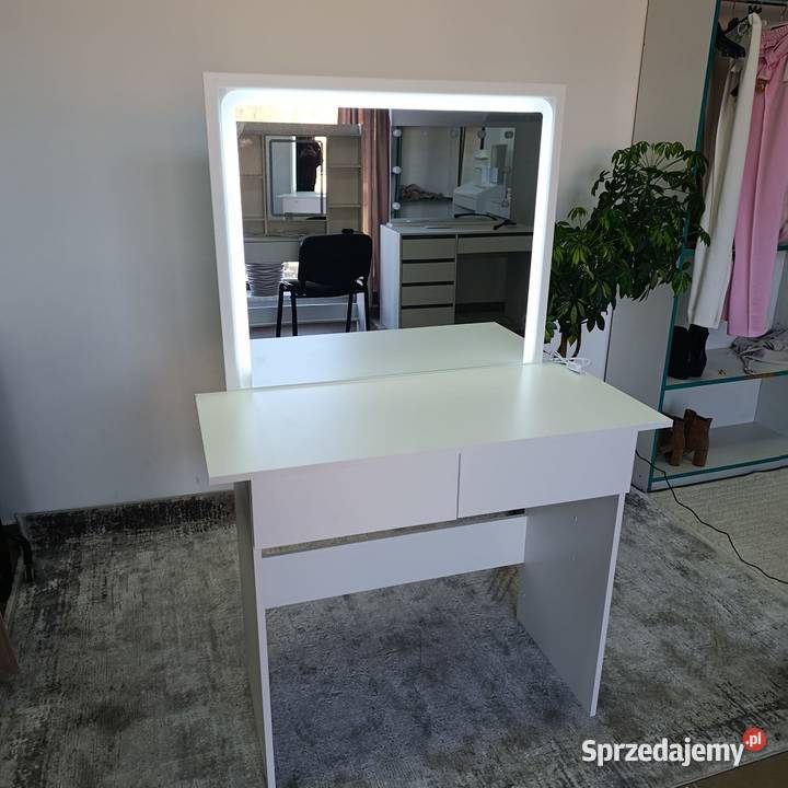 TOALETKA KOSMETYCZNA NOWA Z OŚWIETLENIEM mazowieckie Rudno