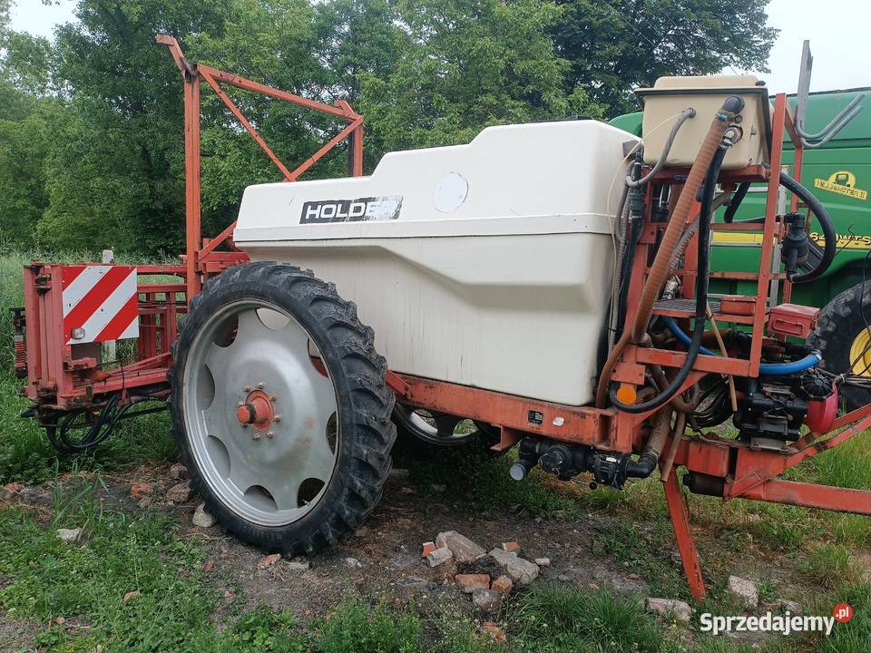 Opryskiwacz polowy ciagany hydraulicznie Bychawa