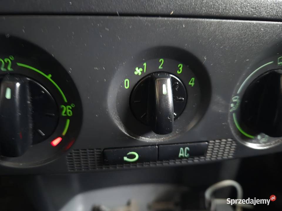 Skoda Fabia 12 HTP benzyna 64 Salon IGŁA mazowieckie Milanówek