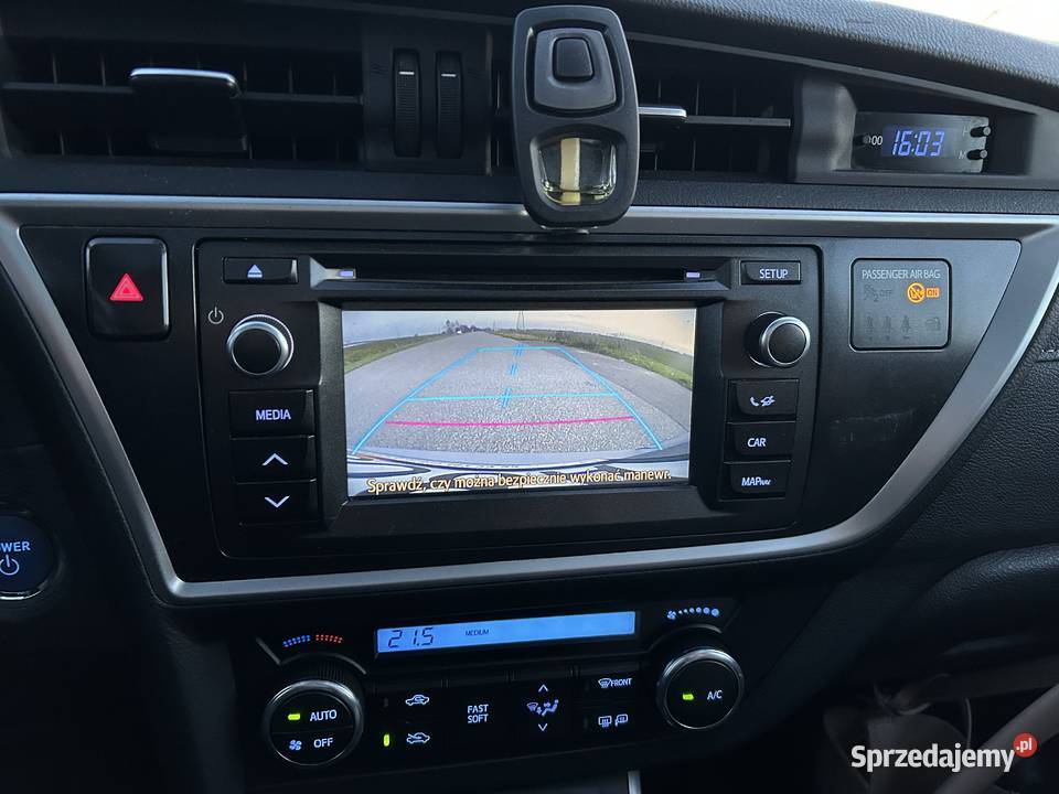 Toyota Auris 18 hybryda 2015r salon Polska garażowany lubelskie Biała Podlaska