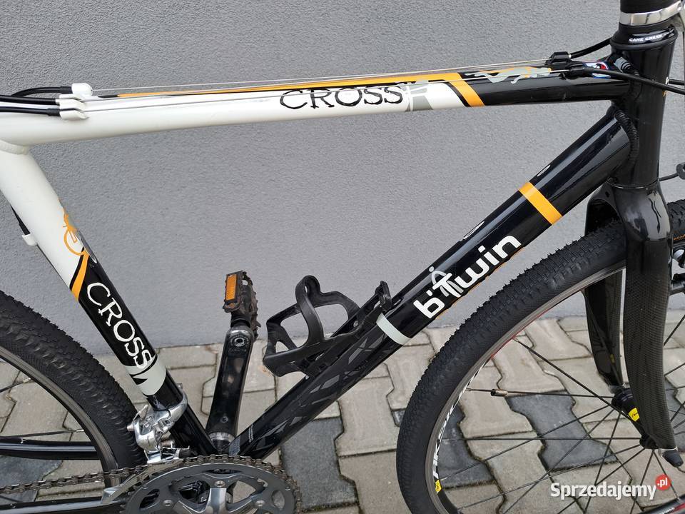 rower szosowy BTwin racing cross