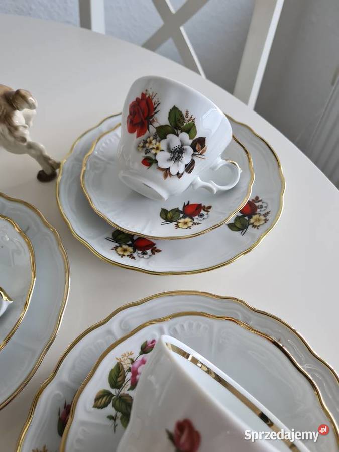 Zestaw śniadaniowy Wunsiedel złocony w kwiaty Porcelana i szkło małopolskie Gorlice