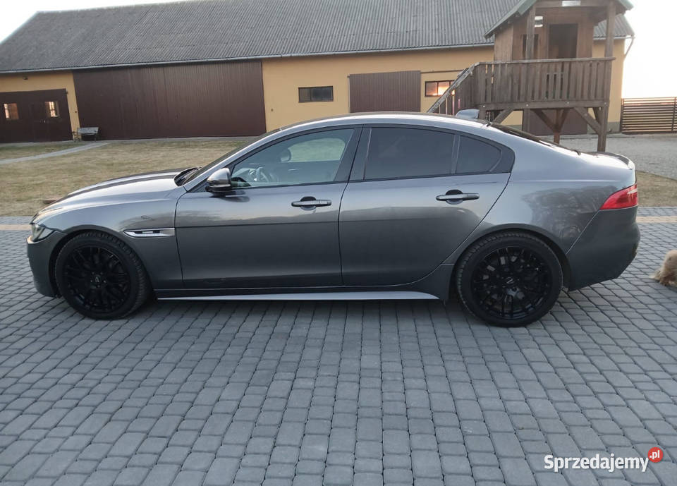 Jaguar XE 2019 20 benzyna