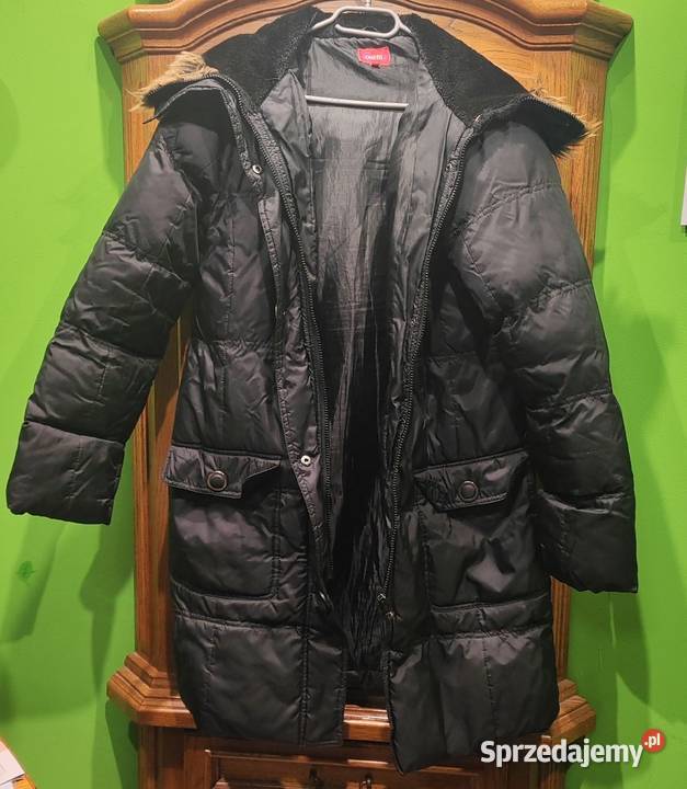 Czarna ciepła kurtka zimowa z kapturemkołnierz Piaseczno