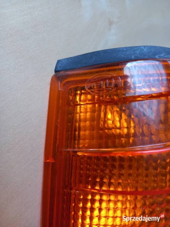 Mercedes W 201 kierynkowskaz lewy HELLA Części samochodowe Bukownica sprzedam