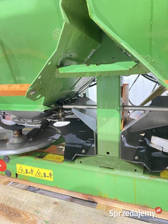 Rozsiewacz AMAZONE M 1001 SBS AMADOS Plus Kłodawa