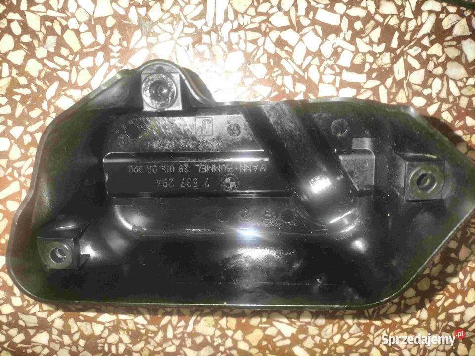 Osłona chłodniczki oleju BMW E60 E61 523i 525i osobowe Poręba