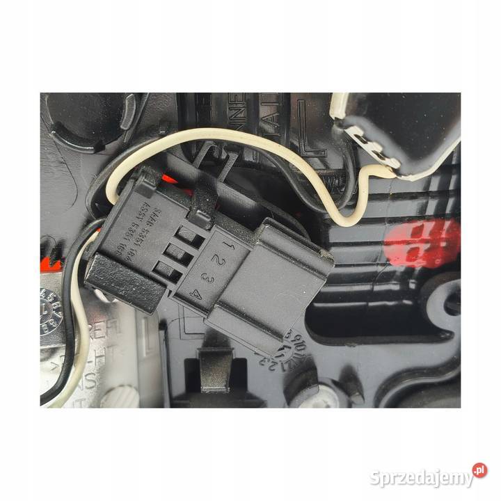 LAMPA LEWA Opel Astra J 200915r tylna tylnia