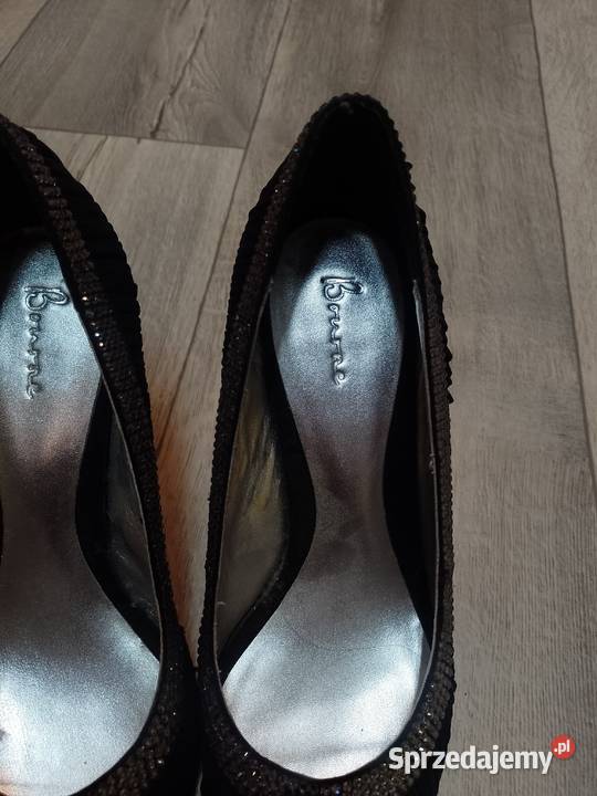 40 Bourne Leather czarne bogato zdobione