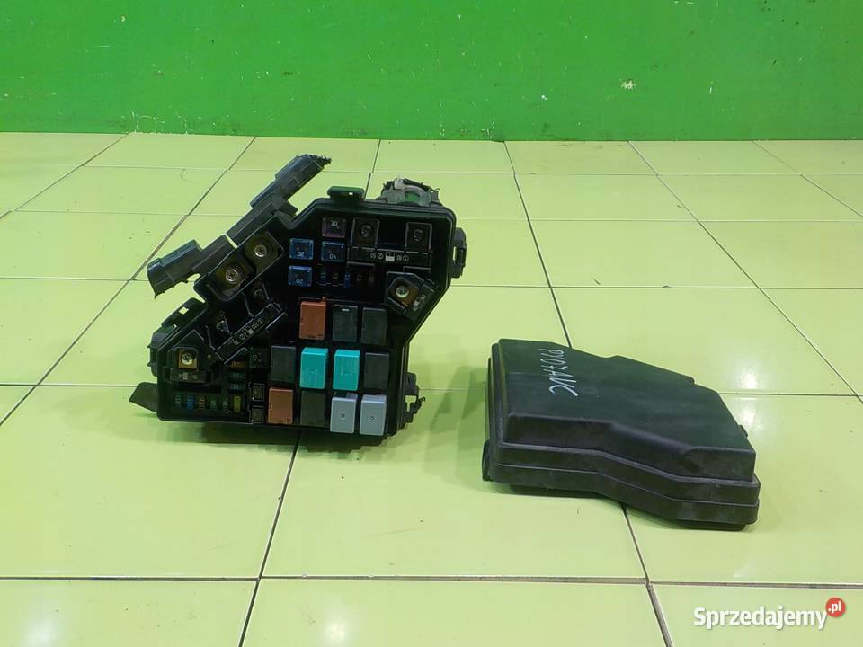 CIVIC VIII 07r SEDAN 4D skrzynka bezpiecznikow Suków