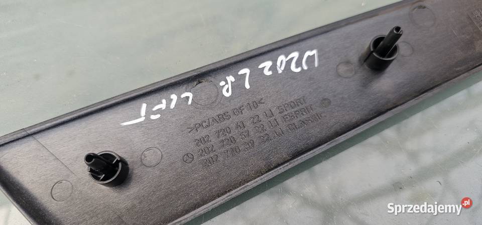 Listwa drzwi dekor lewy przód mercedes w202 Zbąszyń