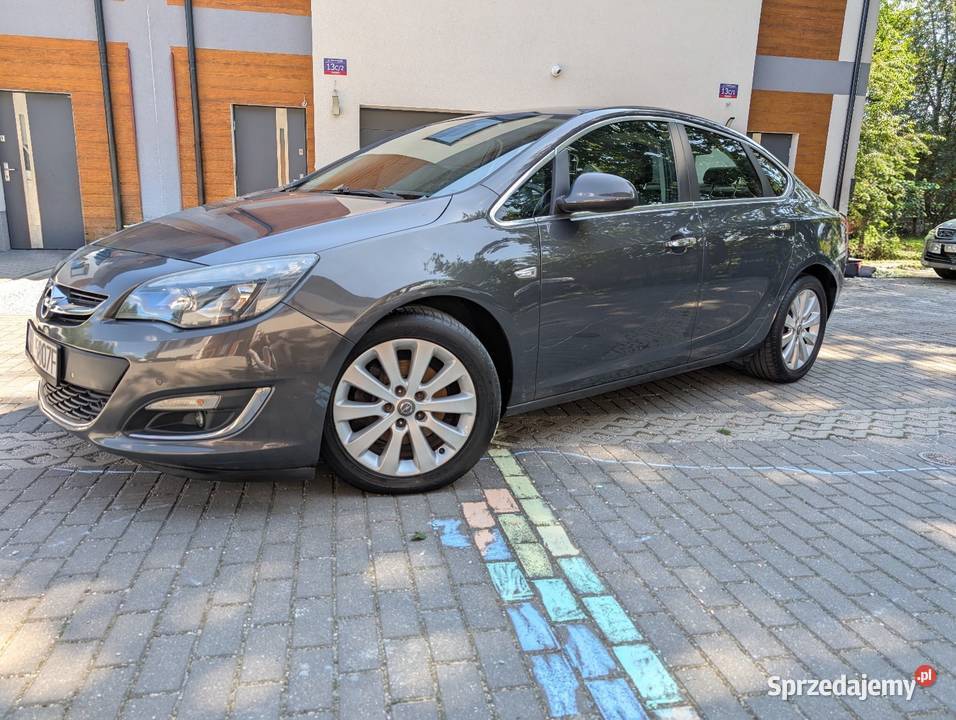 Astra j 17 CDTI 110 koni bezwypadkowy oryginalny