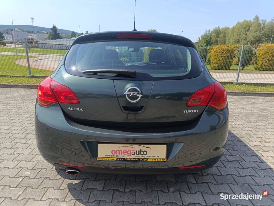 Opel Astra J Hatchback 14 Turbo ECOTEC 140 2010 Sanok