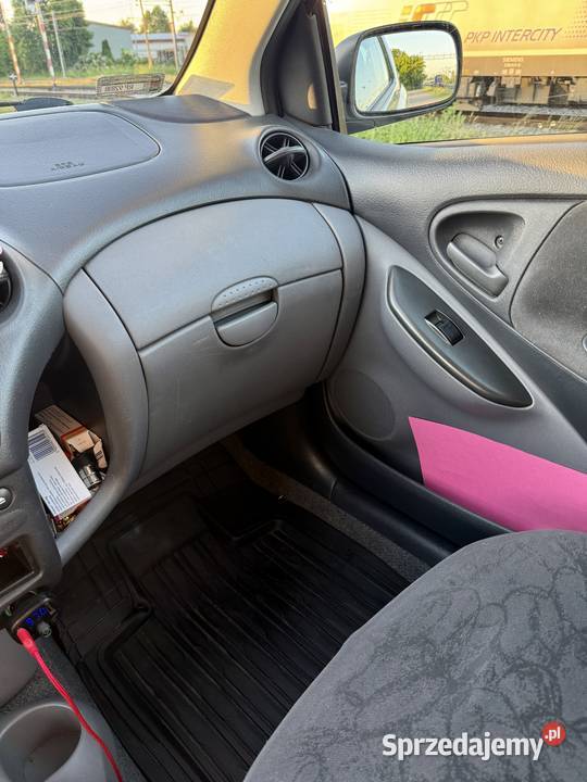 Toyota Yaris 10 2003r benzyna Przemyśl