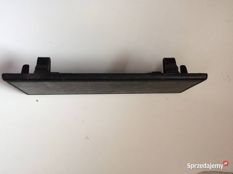 ZAŚLEPKA OTWORU RADIA VW T3 Zielonka