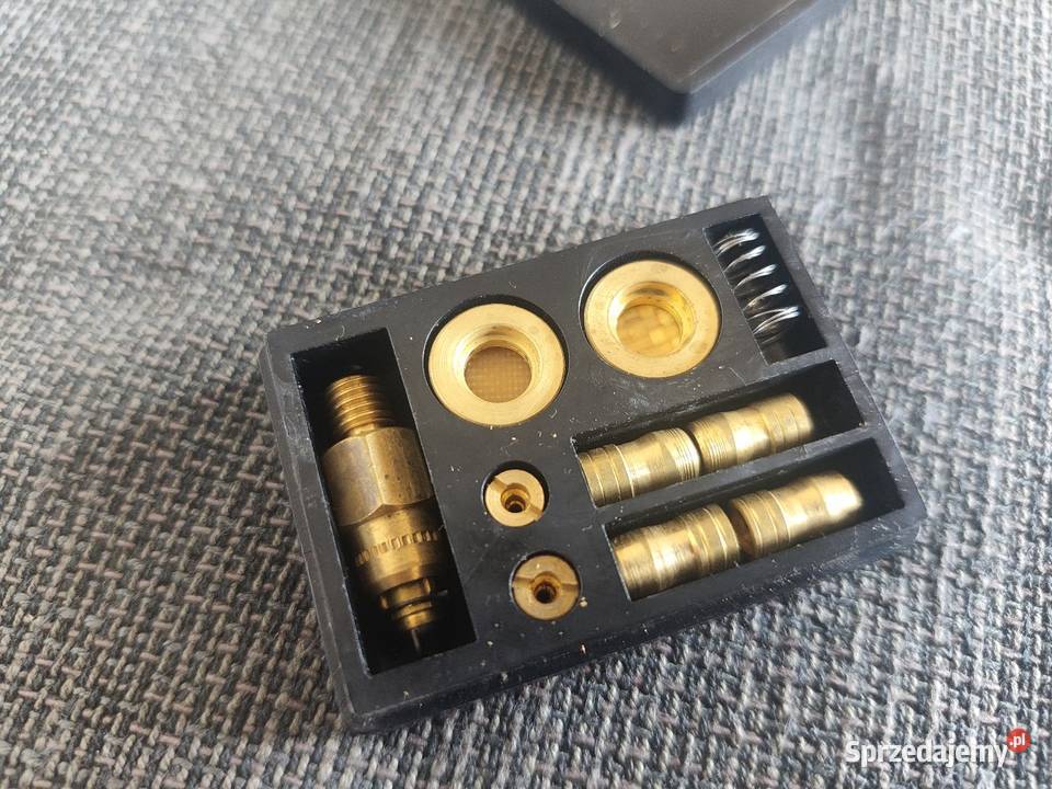 Paliwowy zestaw naprawczy FSO Polonez Katowice sprzedam