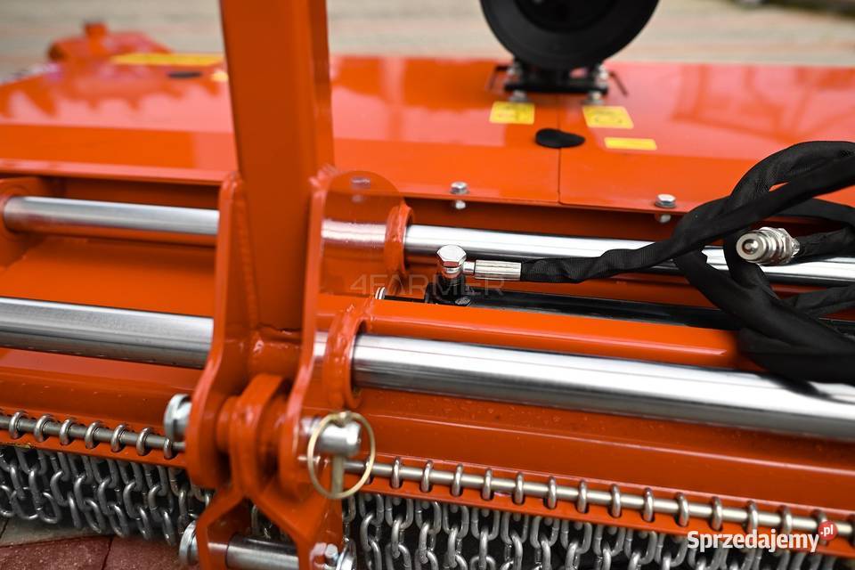 Kosiarka sadaownicza z bocznym ramieniem Tajęcina