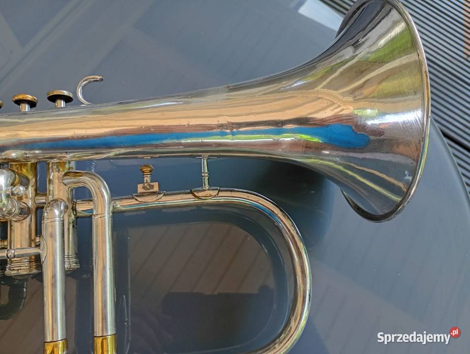 Zabytkowy flugelhorn Strumień