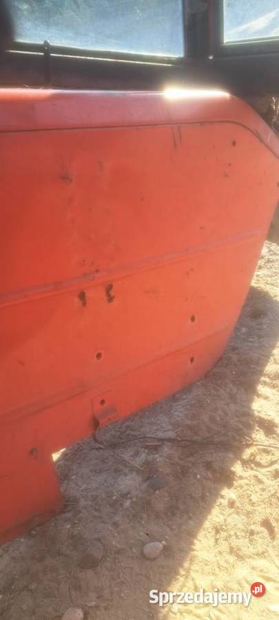 Kabina Ursus 2812 Mf 235 z błotnikami Biała Rawska